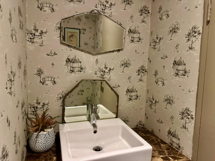2 Bedroom Property for Sale in De Waterkant Western Cape